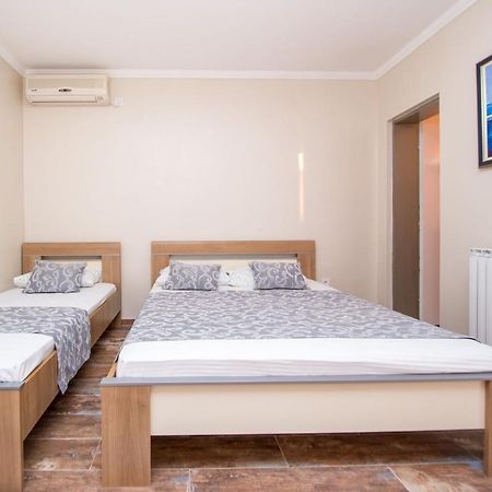 Acika Apartments Rafailovici Ngoại thất bức ảnh