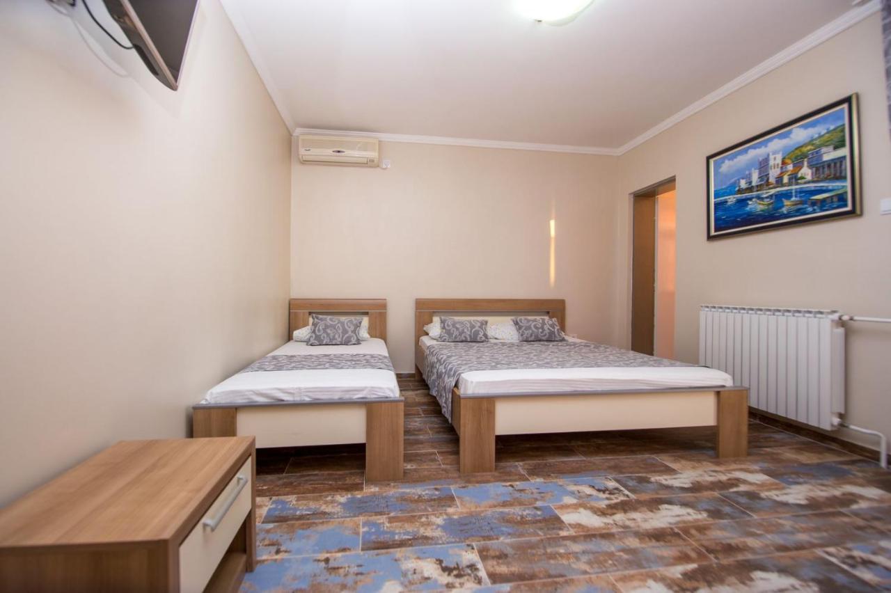 Acika Apartments Rafailovici Ngoại thất bức ảnh