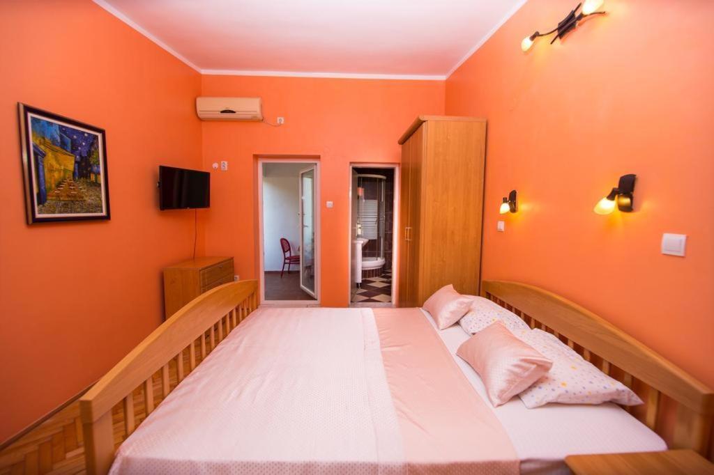 Acika Apartments Rafailovici Ngoại thất bức ảnh