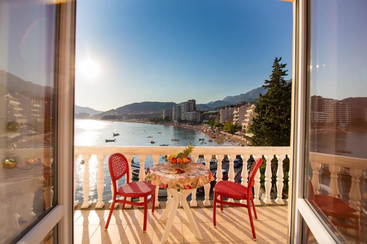 Acika Apartments Rafailovici Ngoại thất bức ảnh